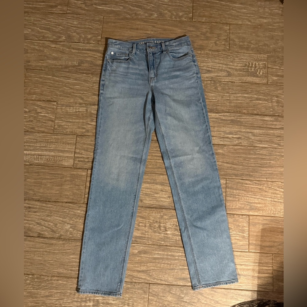 American Eagle 6 Xtra long light wash straight leg jeans